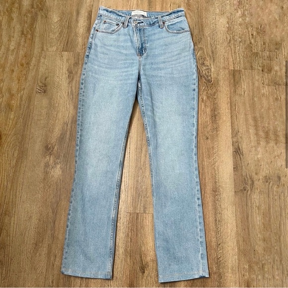 Abercrombie The 90s Straight Ultra High Rise Jeans - Picture 3 of 4